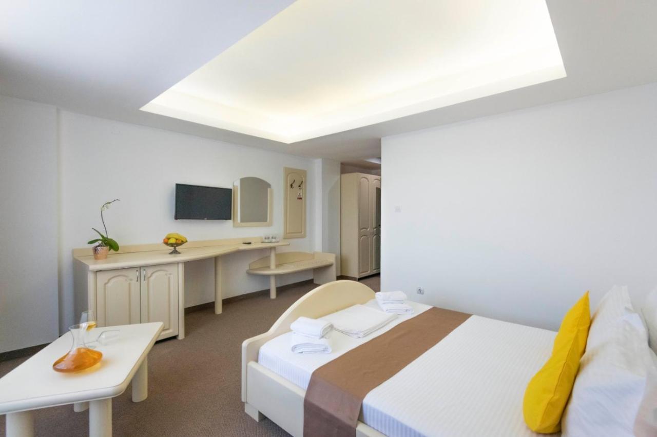 Hotel Randy Constanţa Exteriör bild