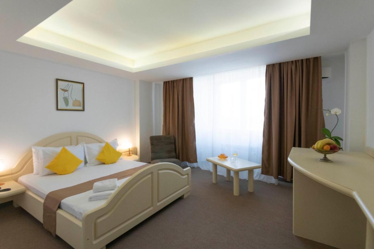 Hotel Randy Constanţa Exteriör bild